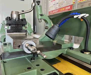 مخرطة اليدوية CNC